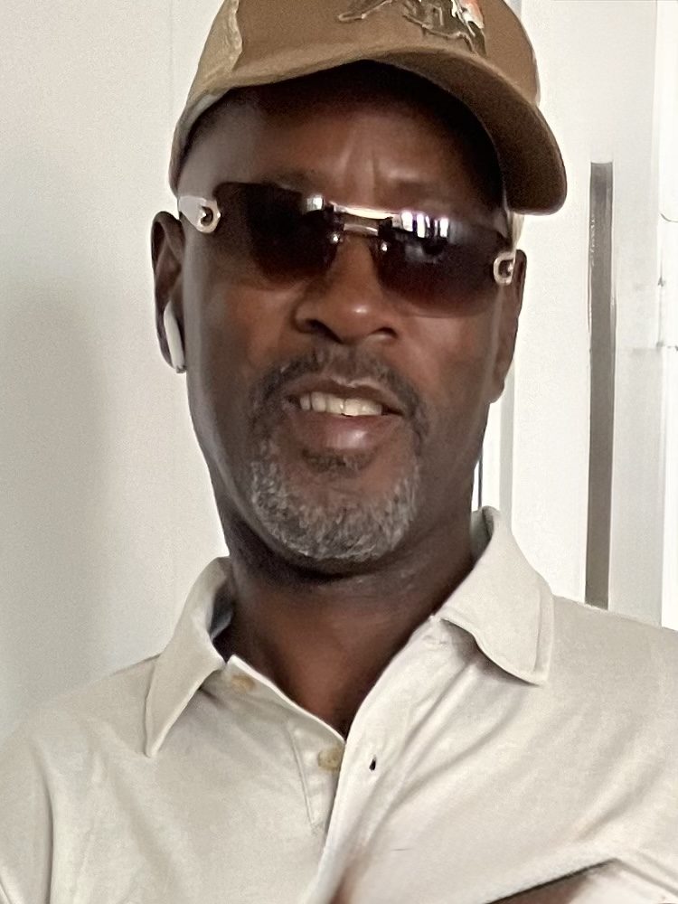 Author Everette Peeples